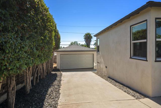 4138 Blackton Dr, La Mesa CA: https://media.crmls.org/mediaz/f19a607f-2828-4c5b-918b-9a30735a4e81.jpg