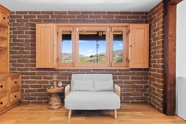 Image 54 of 75 For 1951 Cloverdale Rd