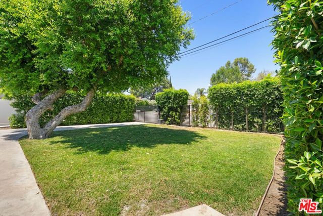 22652 Burbank Boulevard, Woodland Hills, California 91367, 3 Bedrooms Bedrooms, ,2 BathroomsBathrooms,Single Family Residence,For Sale,Burbank,24406779