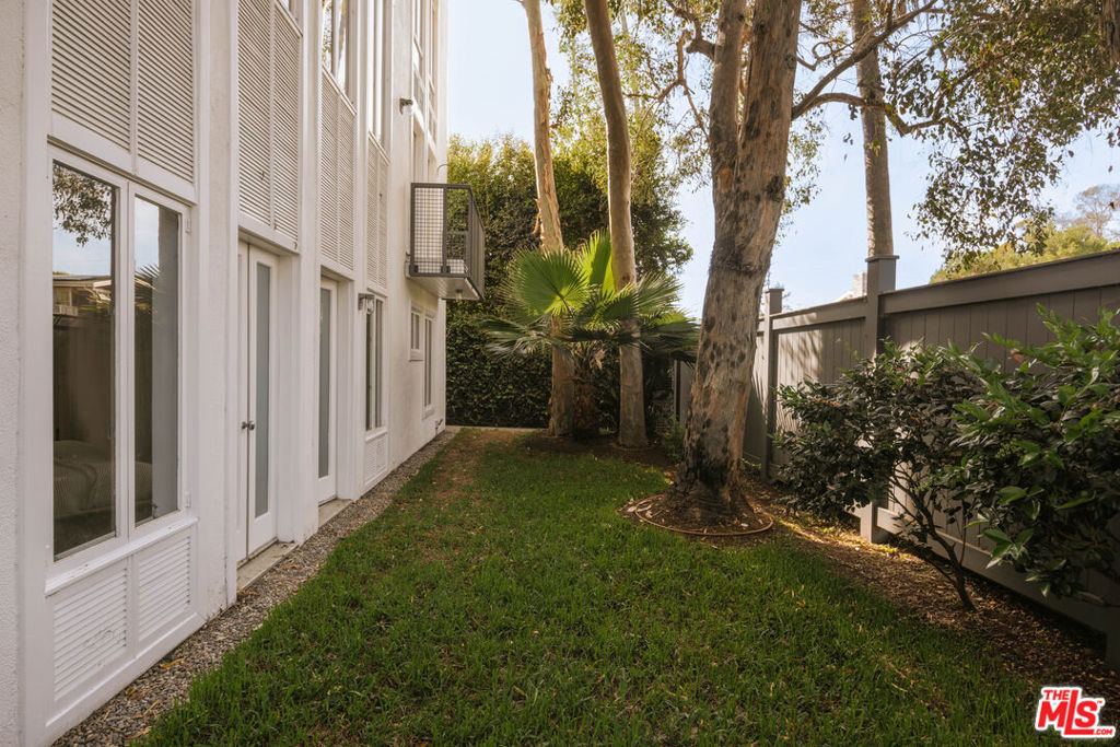 2027 Oakwood Ave, Venice, CA 90291, photo 28