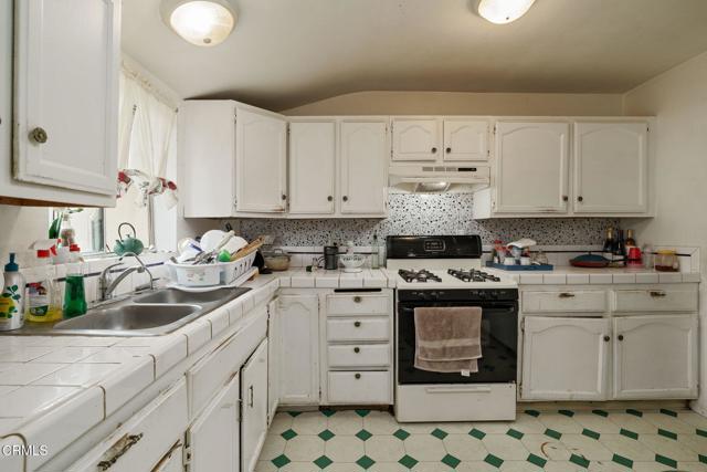 1151 Grant Line Street Street, Santa Paula CA: https://media.crmls.org/mediaz/f19cd111-fb87-46e0-92b1-a619d7d6cb78.jpg