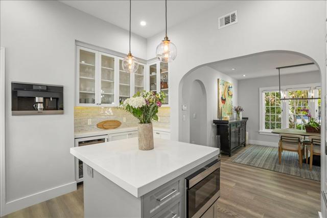 16760 Magneson Loop, Los Gatos CA: https://media.crmls.org/mediaz/f19d069b-7a62-4623-b7f5-829931175040.jpg