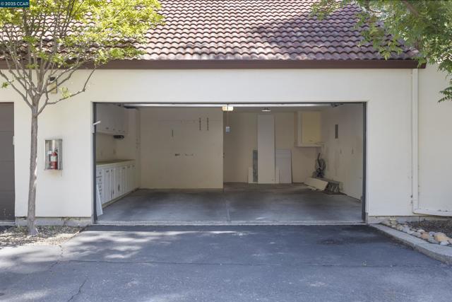 1285 Avenida Sevilla, Walnut Creek CA: https://media.crmls.org/mediaz/f19d398a-2ec8-454f-93e4-f6d8f8185cd2.jpg