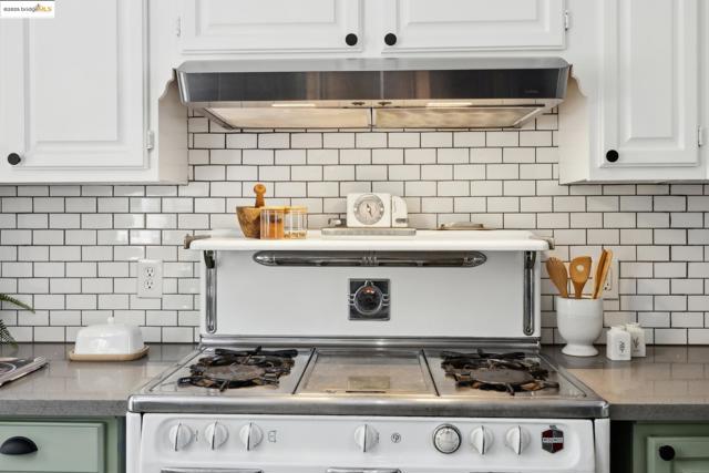 1042 Santa Clara Ave, Alameda CA: https://media.crmls.org/mediaz/f19d4273-a866-47aa-ba6a-f99aaef27dc5.jpg
