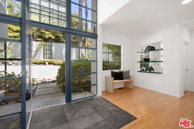 2477 Canyon Oak Drive, Los Angeles CA: https://media.crmls.org/mediaz/f19da0e6-ce33-4eed-8f05-5002a1c3376c.jpg