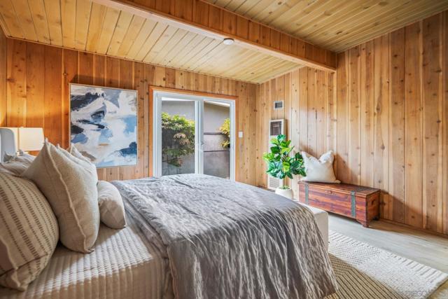 850 Coronado Ave, Coronado CA: https://media.crmls.org/mediaz/f19db0e3-2c23-4259-9d43-2ed963e8d6a1.jpg
