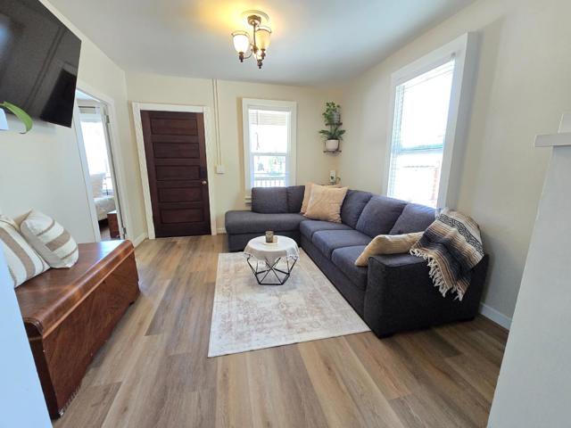 38 Monterey Street, San Juan Bautista CA: https://media.crmls.org/mediaz/f19e2db2-5c33-4430-9ea7-e3868b58711d.jpg