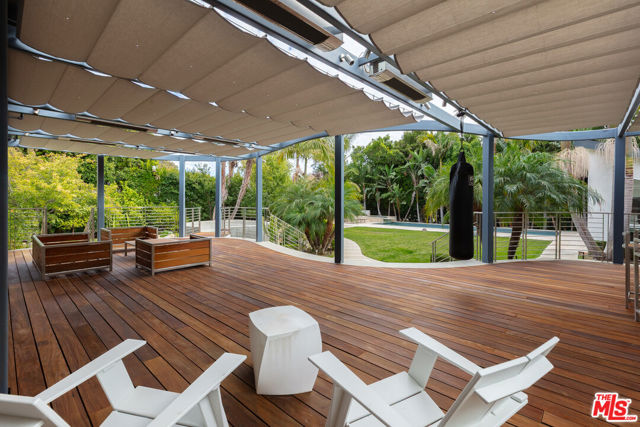 13524 D'Este Drive, Pacific Palisades CA: https://media.crmls.org/mediaz/f19e9816-b17b-44a1-b9bb-74acca789fa8.jpg