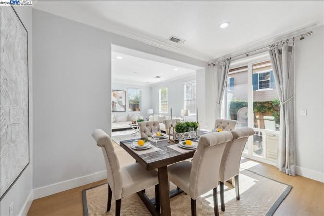 4875 Thorndike Ln, Dublin CA: https://media.crmls.org/mediaz/f19fde64-16fc-46a2-9dc6-80cfd30a3179.jpg