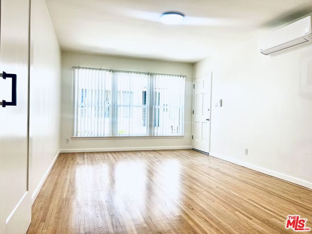 1839 N NORMANDIE Avenue, Los Angeles CA: https://media.crmls.org/mediaz/f1a05627-3832-451e-aaaa-7a472b6e31c0.jpg
