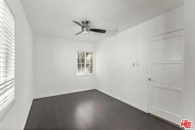 1436 24th Street, Santa Monica CA: https://media.crmls.org/mediaz/f1a0726e-0521-4382-935e-bffa8ec75e6d.jpg