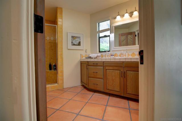 9918 Heavenly Way, La Mesa CA: https://media.crmls.org/mediaz/f1a0d016-84bd-42a5-8e1f-3d2e8a9c4929.jpg