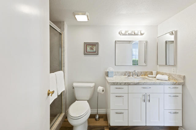 105 Brandigo Circle, Palm Desert CA: https://media.crmls.org/mediaz/f1a1de12-7613-4421-9ed1-34e3a7c80d27.jpg