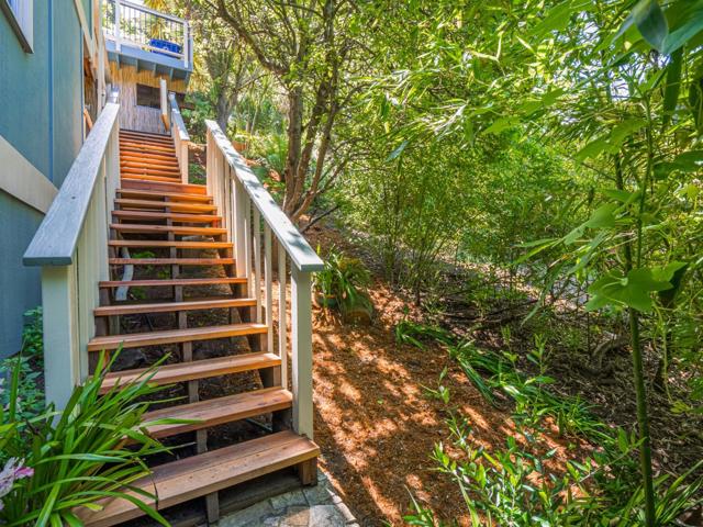 609 Encino Drive, Aptos CA: https://media.crmls.org/mediaz/f1a27919-4097-4b2b-8f73-7aed925ec39d.jpg