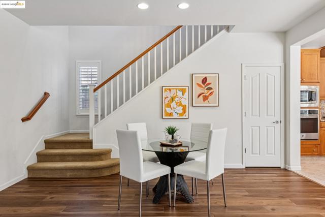 1027 Azuar Drive, Vallejo CA: https://media.crmls.org/mediaz/f1a39b3e-493a-4d93-85ed-49d3d177e76a.jpg