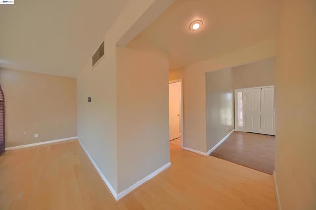 1425 Forest Dr, Turlock CA: https://media.crmls.org/mediaz/f1a4115c-2405-43c3-9d87-00037e2963ce.jpg