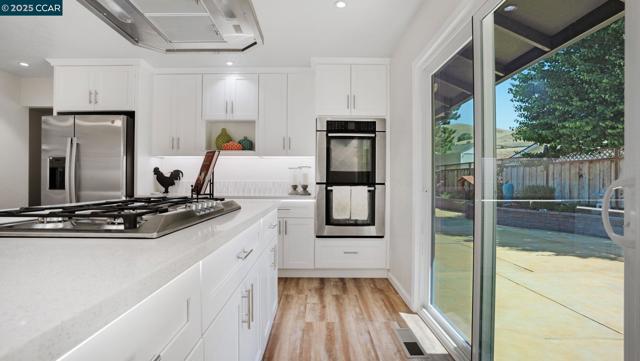 5517 Kirkwood Dr, Concord CA: https://media.crmls.org/mediaz/f1a5902e-6b57-4ccb-b99c-cba67d8ac8f1.jpg