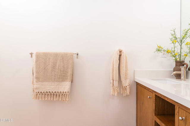 202 N. Fulton Street, Ojai CA: https://media.crmls.org/mediaz/f1a5fadc-c593-4c92-9d50-24ef2836718e.jpg