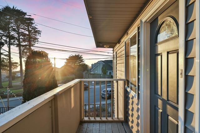 301 Channing Way, Pacifica CA: https://media.crmls.org/mediaz/f1a61503-065d-4c3b-89f8-f77fa55dcf03.jpg
