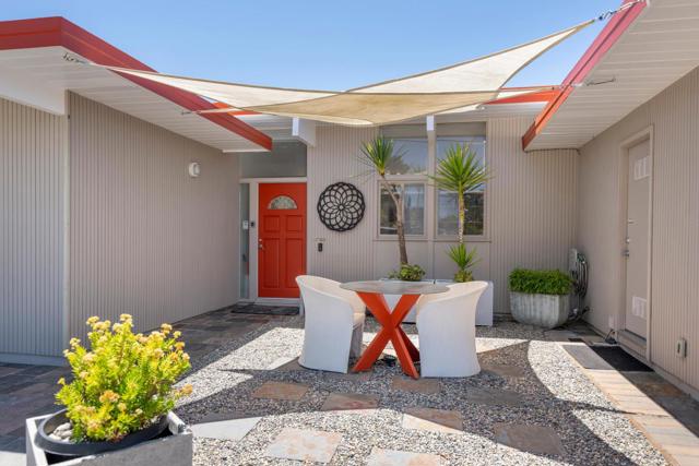 1652 Lexington Avenue, San Mateo CA: https://media.crmls.org/mediaz/f1a64b49-68dc-4234-b85a-53e7802df936.jpg