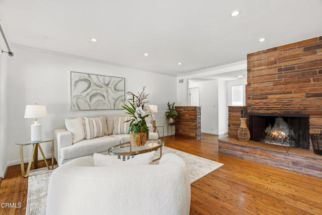 442 Crestvale Drive, Sierra Madre CA: https://media.crmls.org/mediaz/f1a6b96e-7d8a-4e22-bd72-566f505ff8b3.jpg