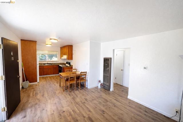 Image 18 of 25 For 2015 Hearst Ave