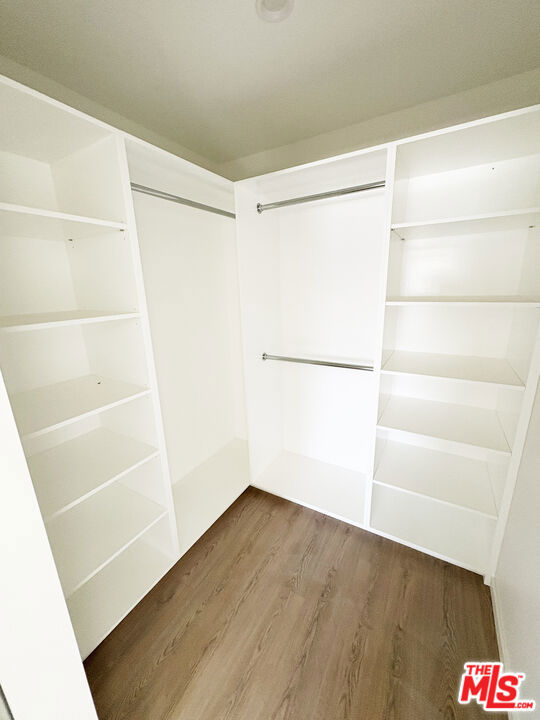 1340 1/2 2nd Avenue, Los Angeles CA: https://media.crmls.org/mediaz/f1a6d06e-4311-46f0-96c7-34ae4078d61e.jpg