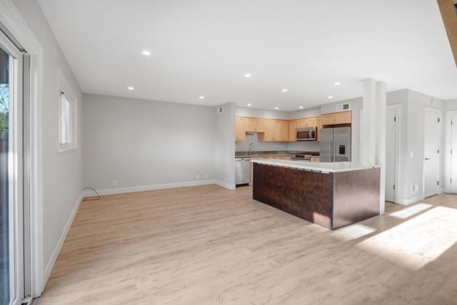 988 S Arnold Way, Half Moon Bay CA: https://media.crmls.org/mediaz/f1a6fb89-b3a4-4edf-b392-4e84c176a6e3.jpg