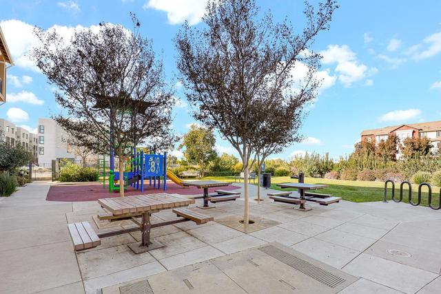 1688 Lee Way, Milpitas CA: https://media.crmls.org/mediaz/f1a74e7c-9f4d-4e65-9718-77bce8ee2da7.jpg
