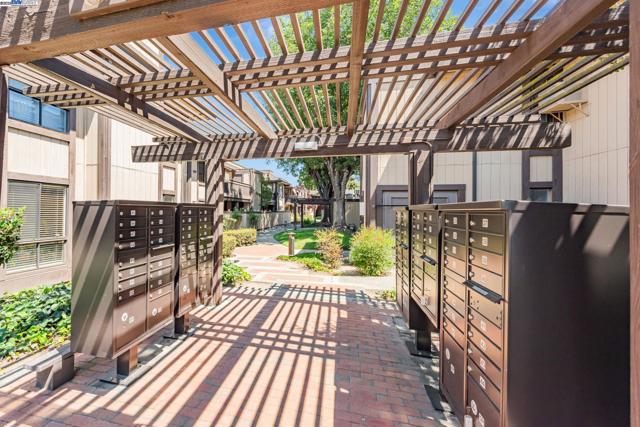 39090 Presidio Way, Fremont CA: https://media.crmls.org/mediaz/f1a85070-05a8-4253-b506-35653f74b378.jpg