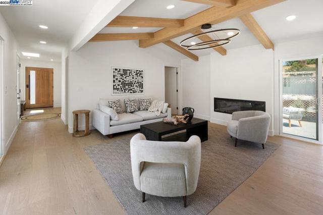 2662 Tuliptree Ln, Santa Clara CA: https://media.crmls.org/mediaz/f1a8580c-f2b9-4e42-a9be-7ffa4601d150.jpg