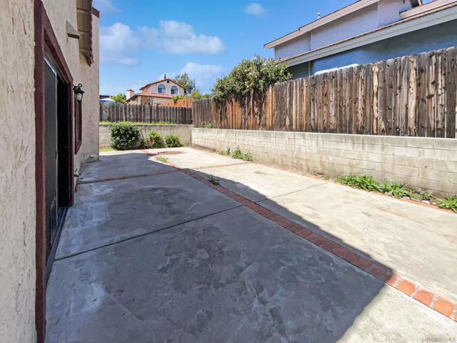 7922 Sunset Ter, Lemon Grove CA: https://media.crmls.org/mediaz/f1a85da0-4d73-45fa-a649-2fede6e11a60.jpg