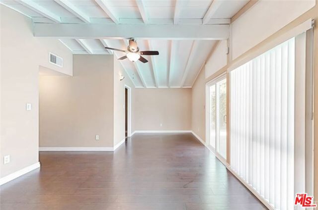 6763 Lurline Avenue, Winnetka CA: https://media.crmls.org/mediaz/f1a8c7cb-8da3-46c0-bee8-8d4a6a566ff9.jpg