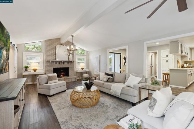 5104 Alhambra Valley Rd, Martinez CA: https://media.crmls.org/mediaz/f1a8eb1e-8218-4621-aead-f224d61ddbe3.jpg