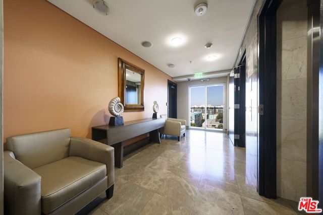 702 S Serrano Avenue, Los Angeles CA: https://media.crmls.org/mediaz/f1a90646-5f82-4f42-9c78-c02b11a1629e.jpg
