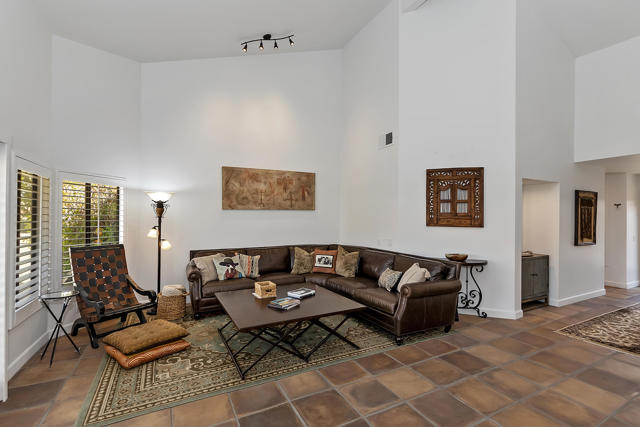 009_Living Room