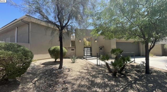 1702 Sienna Court, Palm Springs CA: https://media.crmls.org/mediaz/f1a99446-3ddf-4787-88ab-765e80312073.jpg