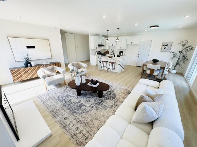 2262 Bermuda Ave, San Leandro CA: https://media.crmls.org/mediaz/f1aa2679-f63d-41cd-bc74-19caee8418ff.jpg