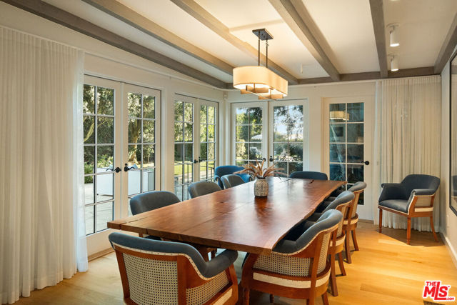 Image 15 of 72 For 705 Palisades Beach Road