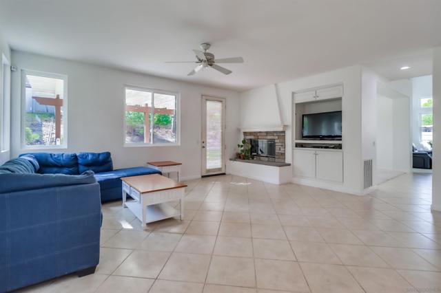 32411 Cassino Court, Temecula CA: https://media.crmls.org/mediaz/f1aa613a-d97c-42fe-9642-f053d4dec7e7.jpg