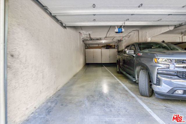 23401 Park Sorrento, Calabasas CA: https://media.crmls.org/mediaz/f1aa9aed-6551-45d6-ae60-1ed015c953d4.jpg