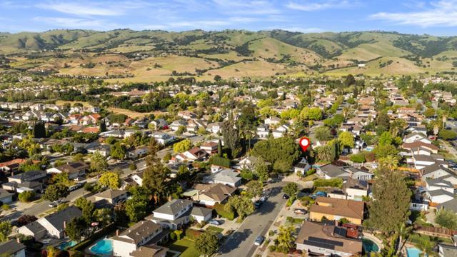 3157 Valmaine Court, San Jose CA: https://media.crmls.org/mediaz/f1aab286-35d0-4394-8536-9c3bbd55badb.jpg