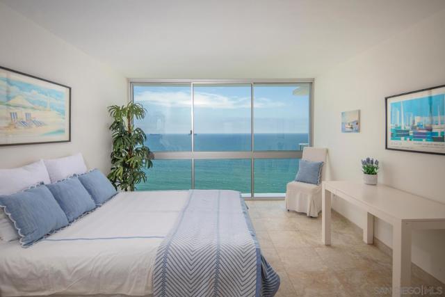 1830 Avenida Del Mundo, Coronado CA: https://media.crmls.org/mediaz/f1aaef07-9186-4966-8e7c-7ad5882258c5.jpg