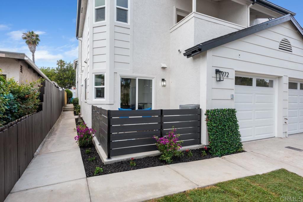 972 Sapphire Street - photo 4