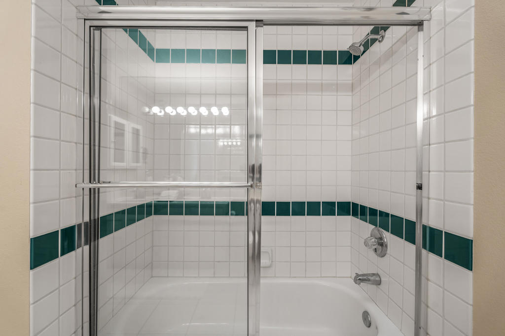 https://media.crmls.org/mediaz/f1ab9d0a-8e26-48fb-bf53-e7615618ba36.jpg?preset=X-Large