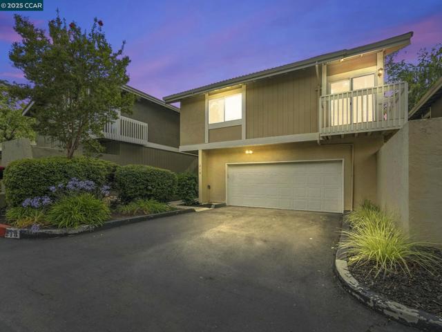 218 Jewel Ter, Danville CA: https://media.crmls.org/mediaz/f1abd071-a9f4-48e4-b3e9-95e77023b5f6.jpg