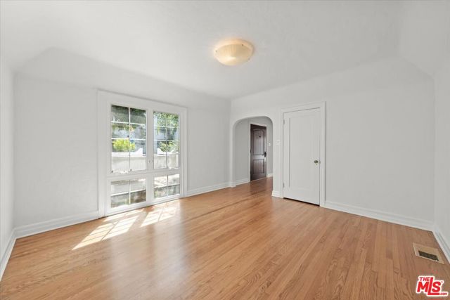 6233 W 6th Street, Los Angeles CA: https://media.crmls.org/mediaz/f1ac0f49-25c2-4624-a388-5d145a5529b5.jpg