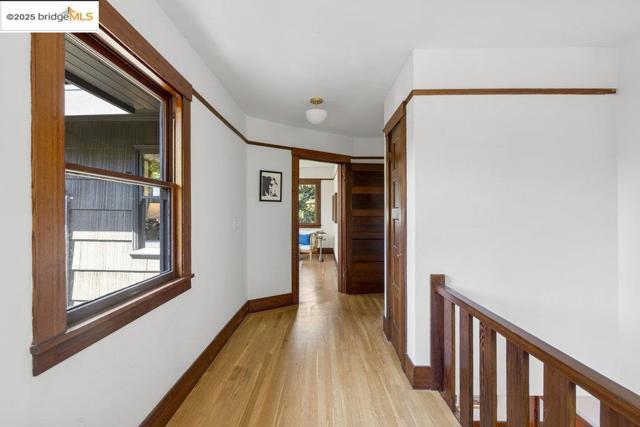 1398 Scenic Ave, Berkeley CA: https://media.crmls.org/mediaz/f1ac4f25-bf34-4b05-a41b-799ecc735f06.jpg