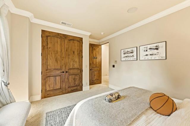 484 Cherry Avenue, Los Altos CA: https://media.crmls.org/mediaz/f1ac58ab-4a92-47e3-950d-ce9c042f0974.jpg