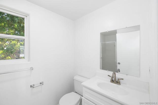 16334 Woodson View Rd, Poway CA: https://media.crmls.org/mediaz/f1ac5a4f-8c71-49a9-9b3f-611f2fca1c0a.jpg